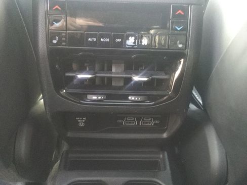 Used 2021 Jeep Grand Cherokee L Overland w/ Luxury Tech Group IV image 14