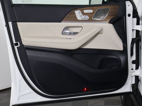 Certified 2025 Mercedes-Benz GLS 450 4MATIC image 13