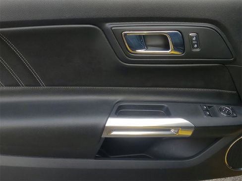 Used 2015 Ford Mustang GT Premium image 13