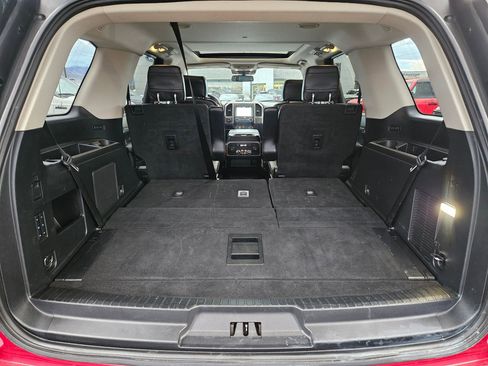 Used 2019 Ford Expedition Platinum image 32