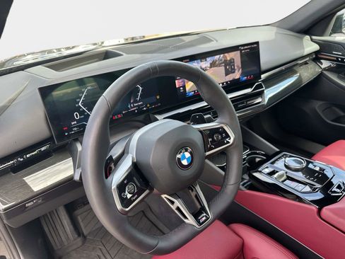 Used 2025 BMW 530i w/ M Sport Package RWD image 17