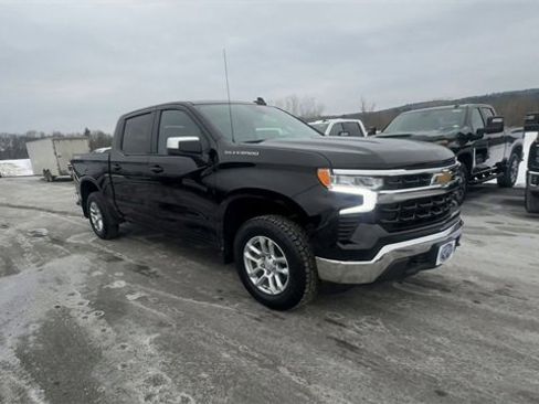 Used 2024 Chevrolet Silverado 1500 LT image 2