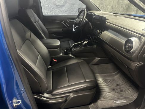 Used 2023 Chevrolet Colorado LT w/ LT Convenience Package III image 7