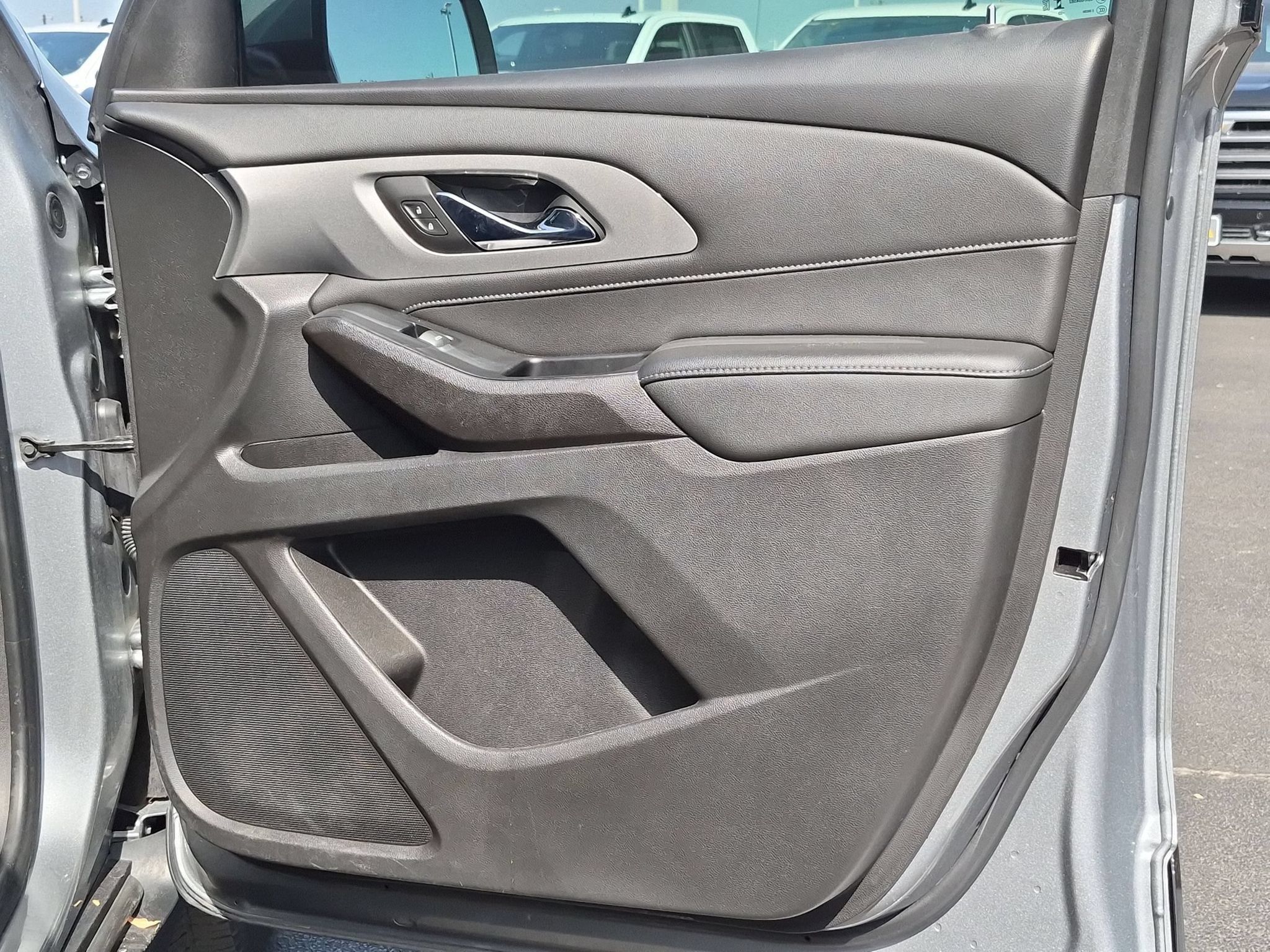 Certified 2023 Chevrolet Traverse LT FWD image 30