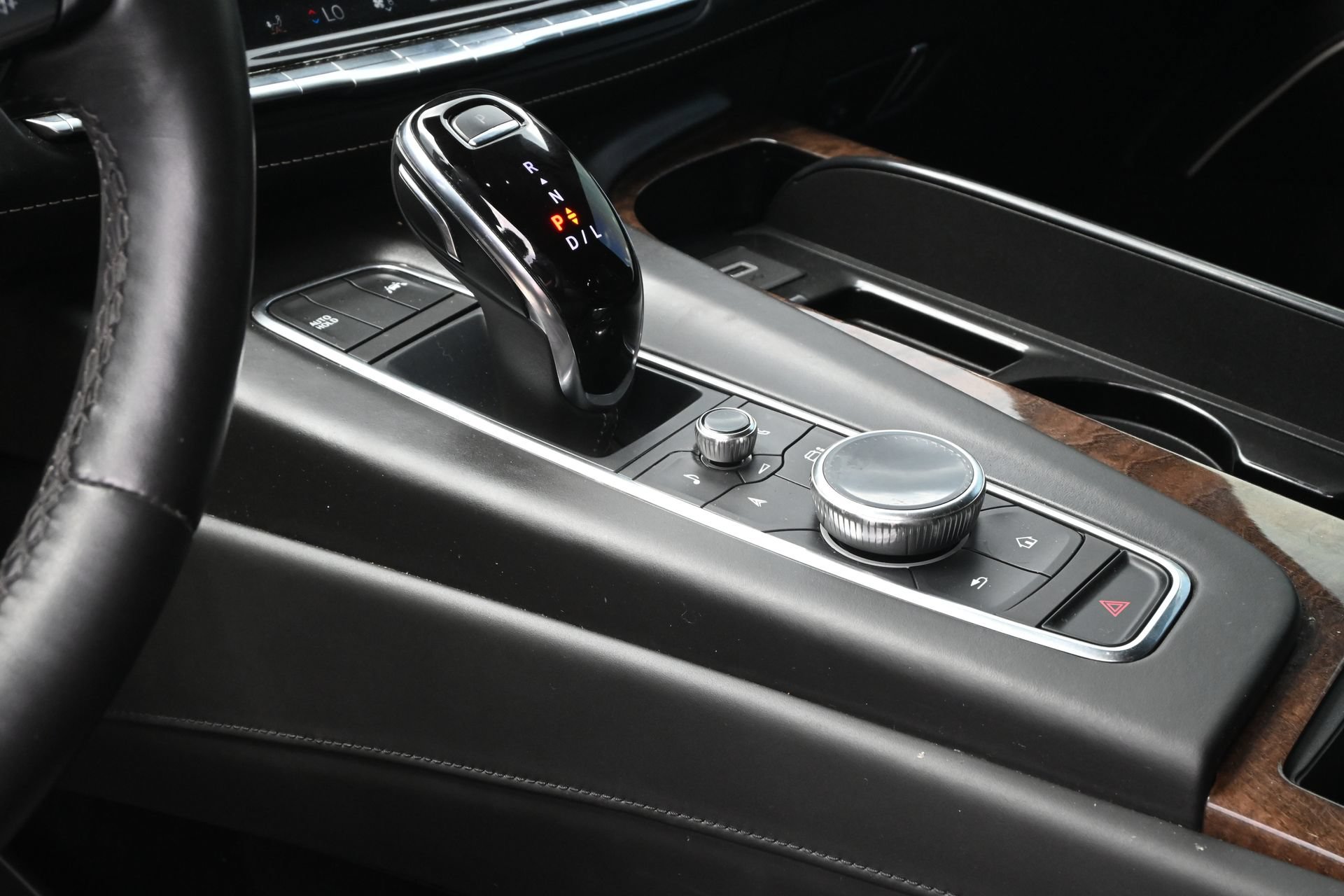 Used 2022 Cadillac Escalade Sport Platinum w/ LPO, ONYX Package AWD/4WD image 14