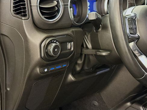 Used 2023 Jeep Wrangler Sahara w/ Cold Weather Group image 17