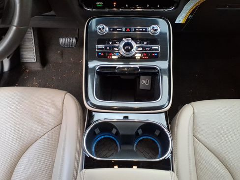 Certified 2023 Lincoln Nautilus Reserve image 23