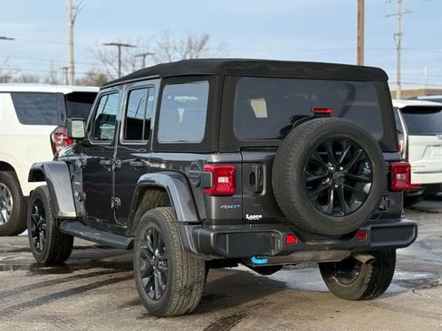 Used 2022 Jeep Wrangler Unlimited Sahara w/ Cold Weather Group image 35