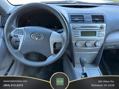 Used 2011 Toyota Camry image 10