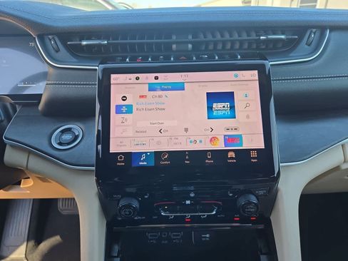 Used 2023 Jeep Grand Cherokee L Limited image 28