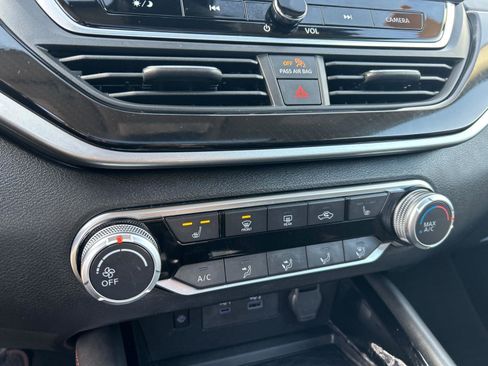 Used 2024 Nissan Altima 2.5 SR w/ SR Premium Package image 18