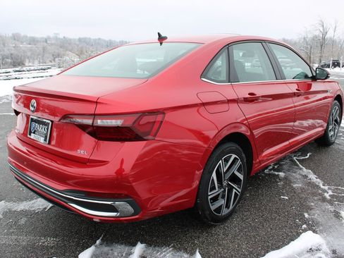 Used 2022 Volkswagen Jetta SEL image 9