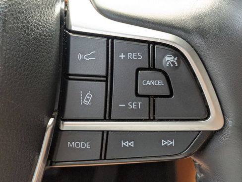 Used 2023 Toyota Highlander Platinum AWD/4WD image 25