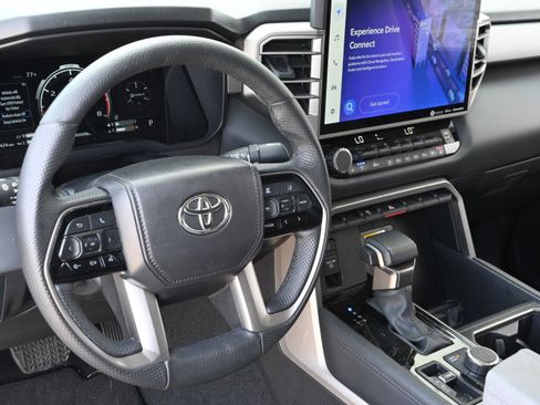 Used 2024 Toyota Tundra Limited image 17