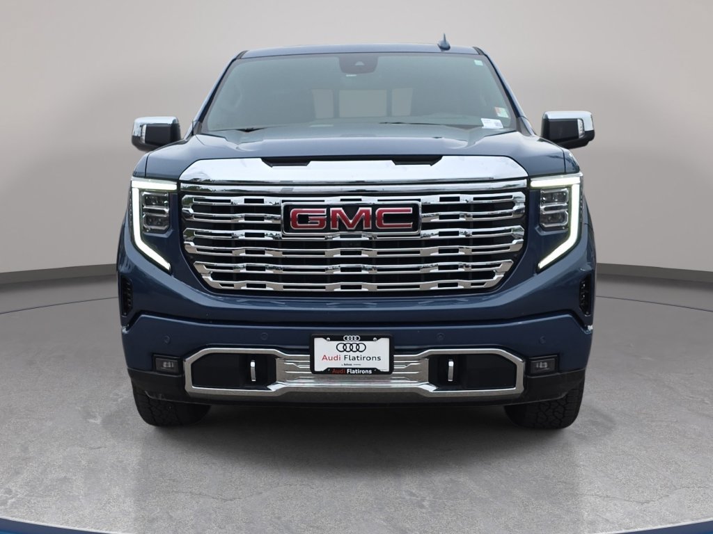 Used 2025 GMC Sierra 1500 Denali w/ Technology Package AWD/4WD image 3