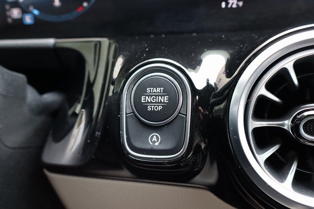Used 2023 Mercedes-Benz GLA 250 4MATIC image 30