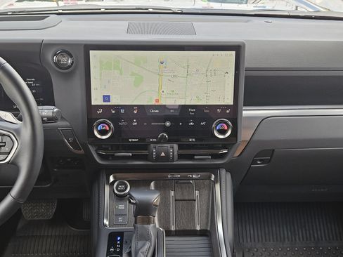 Used 2026 Lexus GX 550 w/ Accessory Package (2T) AWD/4WD image 23