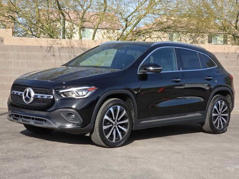 Used 2021 Mercedes-Benz GLA 250 4MATIC w/ Premium Package image 5