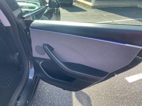 Used 2025 Tesla Model 3 RWD image 11