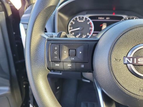 Used 2024 Nissan Rogue SV FWD image 18
