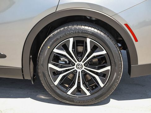 Used 2023 Toyota Crown AWD/4WD image 11
