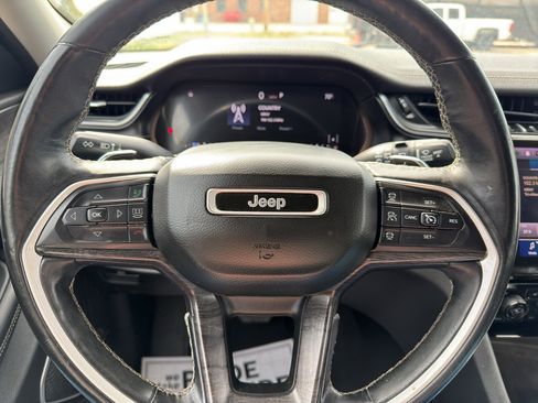 Used 2021 Jeep Grand Cherokee L Limited w/ Luxury Tech Group II image 18