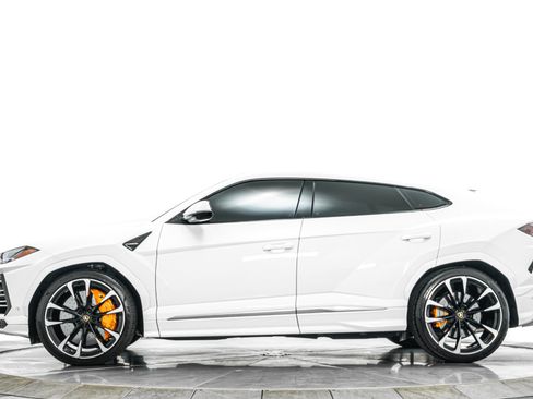 Used 2022 Lamborghini Urus AWD/4WD image 6