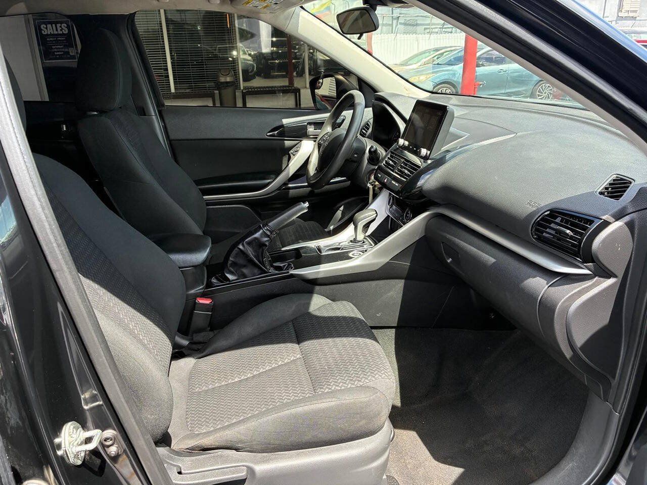 Used 2023 Mitsubishi Eclipse Cross LE AWD/4WD image 2