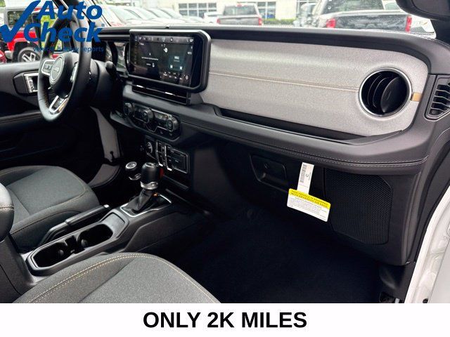 Used 2024 Jeep Wrangler Unlimited Sahara AWD/4WD image 24