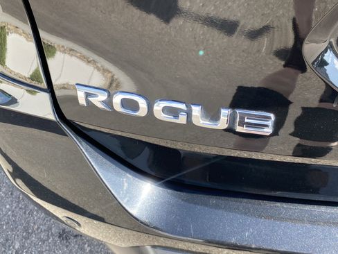 Used 2019 Nissan Rogue SV AWD/4WD image 26