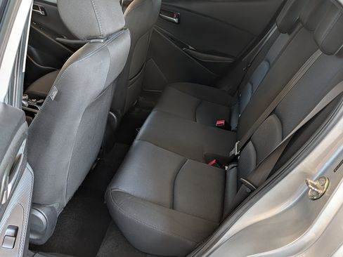 Used 2017 Toyota Yaris iA image 12