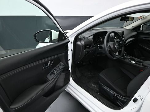 Used 2025 Nissan Sentra S FWD image 5