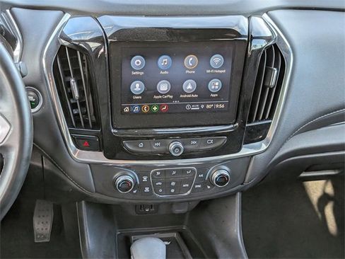 Used 2023 Chevrolet Traverse LT image 12