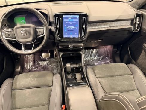 Used 2022 Volvo XC40 P8 Recharge Plus AWD/4WD image 23