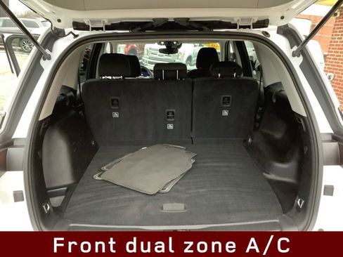 Used 2023 Jeep Grand Cherokee Laredo image 11