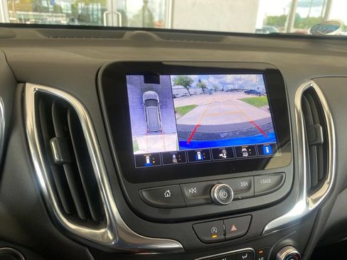 Used 2024 Chevrolet Equinox LT FWD image 56