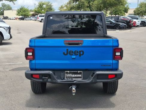 Used 2021 Jeep Gladiator Sport AWD/4WD image 4