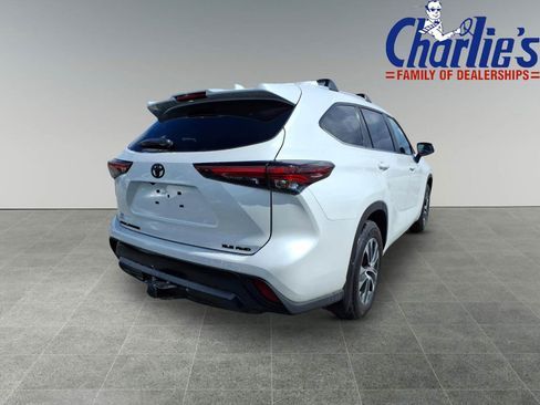 Certified 2026 Toyota Highlander XLE image 4