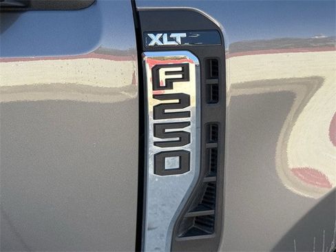 Used 2025 Ford F250 XLT image 6