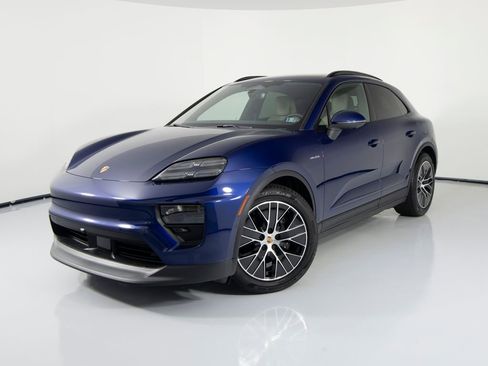New 2026 Porsche Macan 4 Electric AWD/4WD image 2