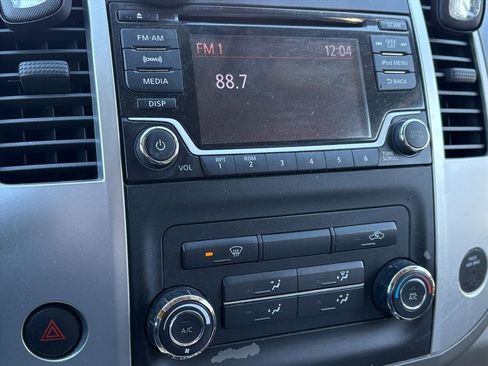 Used 2017 Nissan Frontier SV image 9