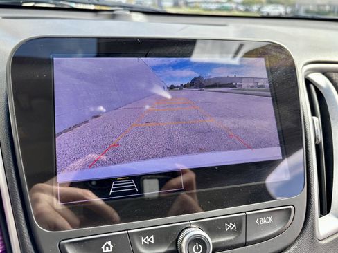 Used 2023 Chevrolet Malibu LT image 5