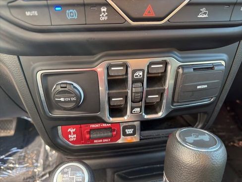 Used 2023 Jeep Wrangler Unlimited Rubicon 4xe AWD/4WD image 26