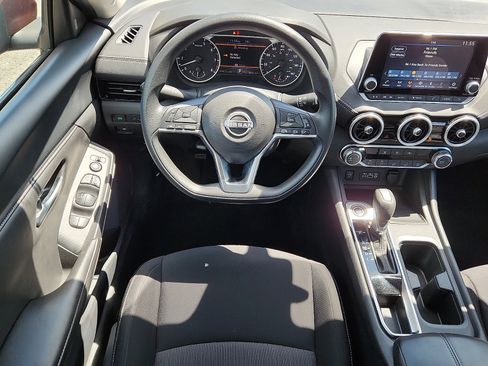 Used 2025 Nissan Sentra SV FWD image 11