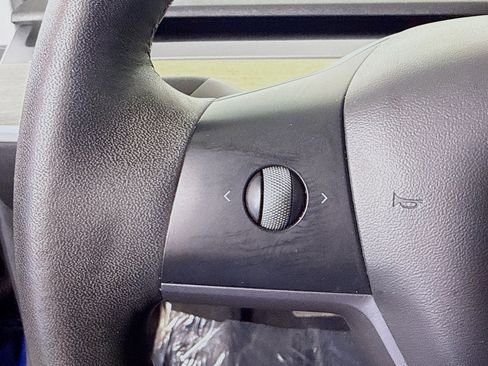 Used 2021 Tesla Model 3 Standard Range Plus image 14