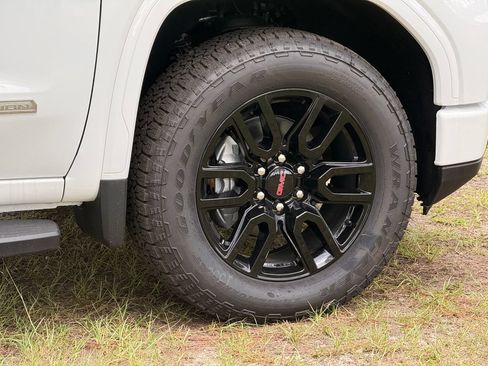 New 2026 GMC Sierra 1500 Elevation w/ Elevation Premium Package AWD/4WD image 10