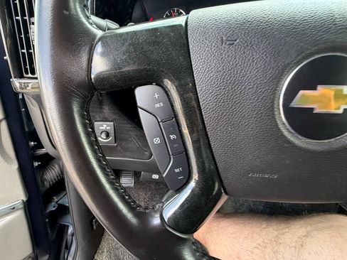 Used 2017 Chevrolet Express 2500 RWD image 19