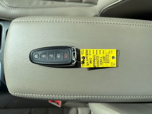 Used 2017 Ford Escape Titanium w/ Equipment Group 301A AWD/4WD image 28