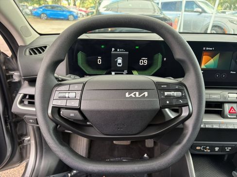 Used 2025 Kia K4 FWD image 27
