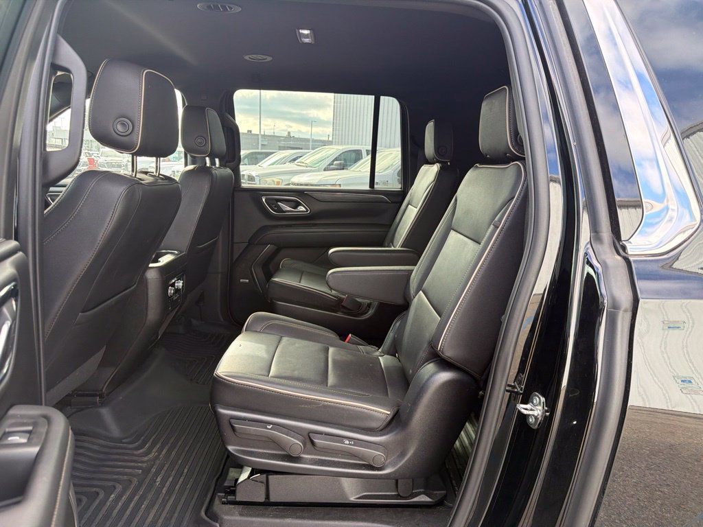 Used 2022 GMC Yukon XL SLT w/ SLT Luxury Package AWD/4WD image 19
